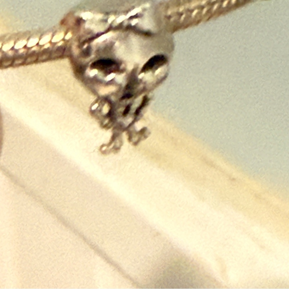 Authentic Pandora dangling silver Pandora, skeleton charm - Picture 2 of 3